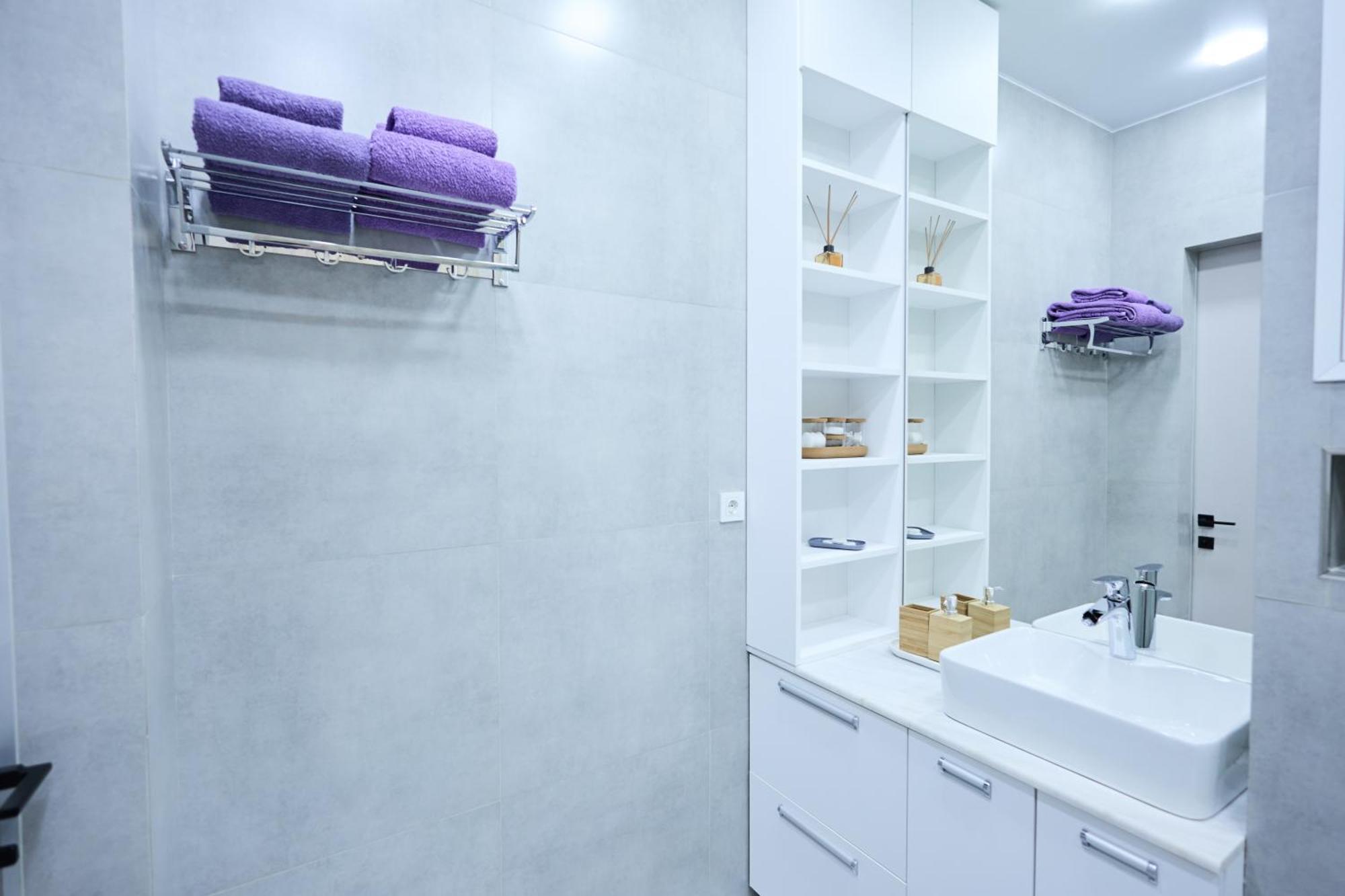 Lovely 1-Bedroom Rental Unit In Downtown Dusanbe Kültér fotó